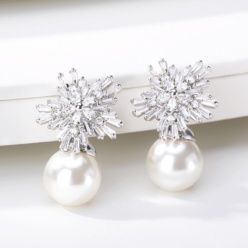 Bella Luxury Pearl Snow Earrings